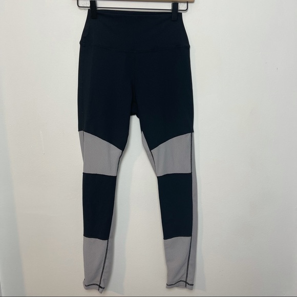 TIl YOU COLLAPSE- Resilient Dual Color Mesh Athletic Workout Legging - Picture 3 of 10